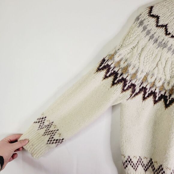 Fairisle Thick  Cozy Cream Patterned Knit Sweater - Picture 3 of 8